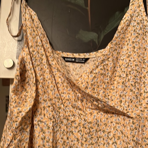 SHEIN dress - Picture 5 of 6